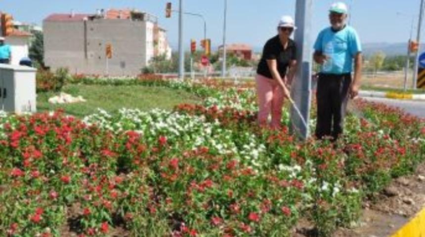 Kırkağa&ccedil;&rsquo;ta Park Ve Kavşaklarda &Ccedil;evre D&uuml;zenlemesi
