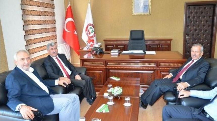 Ak Parti Milletvekili Mustafa Şahin, Yeşilyurt Belediye Başkanı Uğur Polat&rsquo;ı Ziyaret Etti