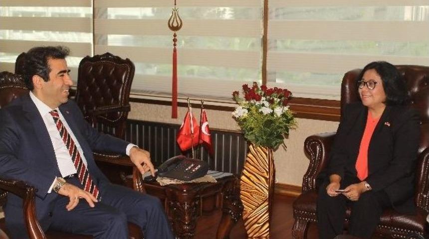 Endonezya Büyükelçisi Agustini’den Vali Güzeloğlu’na Ziyaret