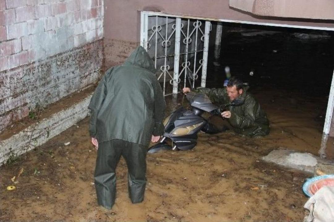 &Ccedil;anakkale Şiddetli Yağışa Teslim