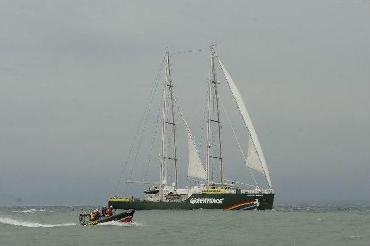 Greenpeace Gemisi Karabiga’da G4