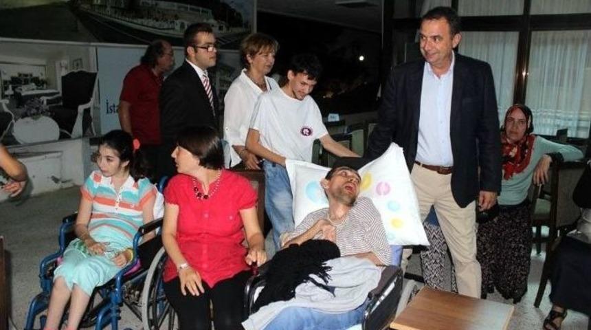 Başkan Gençer Engellilerle Buluştu