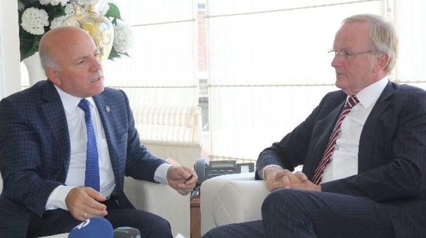 Almanya B&uuml;y&uuml;kel&ccedil;isi Pohl&rsquo;dan B&uuml;y&uuml;kşehir Belediye Başkanı Sekmen&rsquo;e Ziyaret