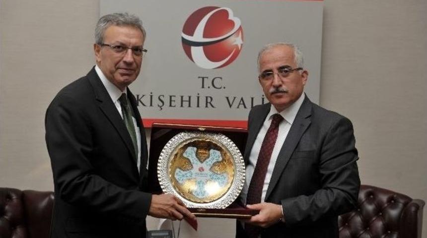 T&uuml;rkiye İş Bankası Genel M&uuml;d&uuml;r&uuml; Bali&rsquo;den, Vali Tuna&rsquo;ya Ziyaret