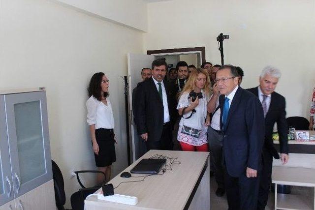 Kepsut Yabancı Diller Yüksekokulu Tören İle Açıldı 1