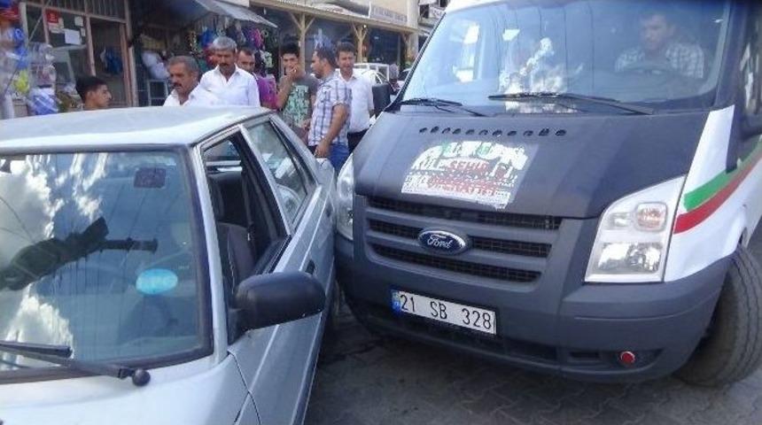 Kulp&rsquo;ta Maddi Hasarlı Trafik Kazası