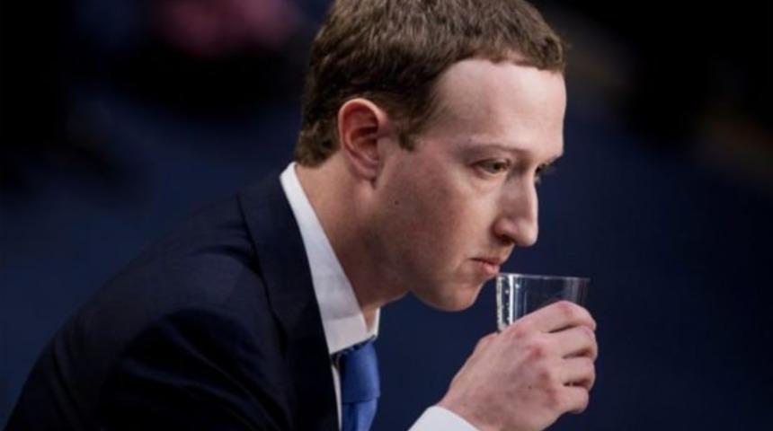 Facebook hisseleri yüzde 20'den fazla değer kaybetti
