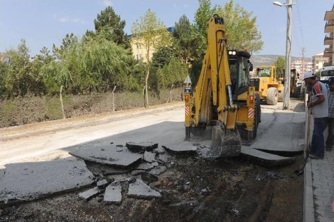 4 Eyl&uuml;l Mahallesi&rsquo;nde Yollar Yenileniyor