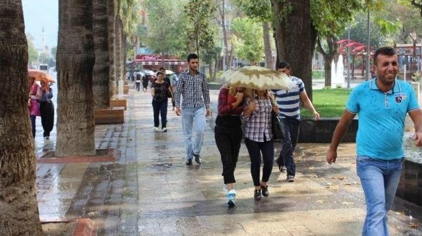 Yağmura Hazırlıksız Yakalandılar