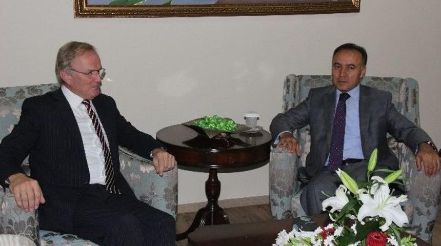 Almanya B&uuml;y&uuml;kel&ccedil;isi Pohl&rsquo;dan Vali Altıparmak&rsquo;a Ziyaret