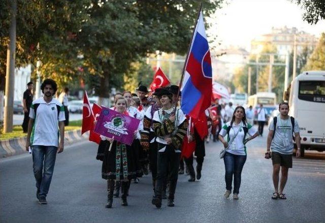 Festival Başlıyor