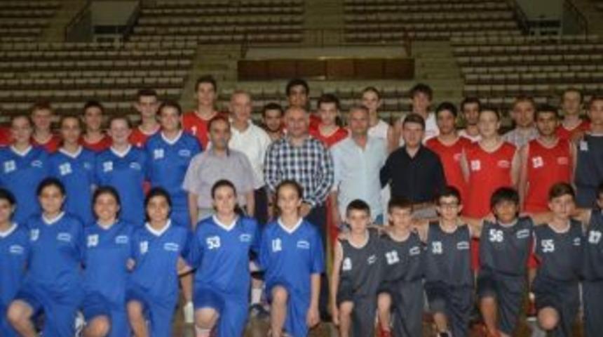Basketbolda Kuralar &Ccedil;ekildi