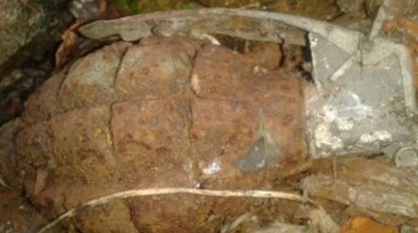 Bah&ccedil;ede El Bombası Bulundu