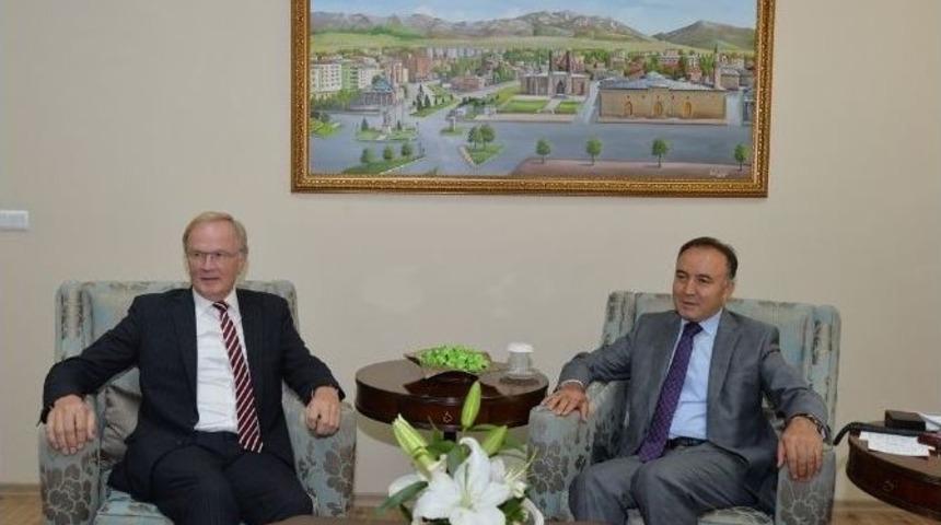 Almanya Ankara B&uuml;y&uuml;kel&ccedil;isi Pohl&rsquo;den Vali Altıparmak&rsquo;a Ziyaret