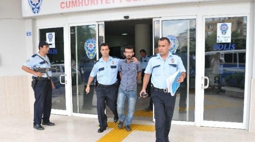 Aracını &Ccedil;alan Oto Hırsızını Sosyal Medyada Teşhir Etti