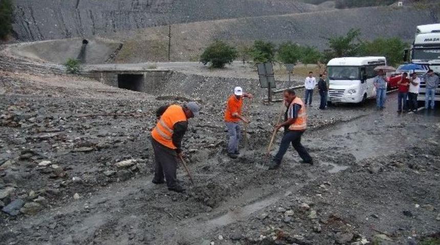 Bilecik&rsquo;te Sağanak Yağış