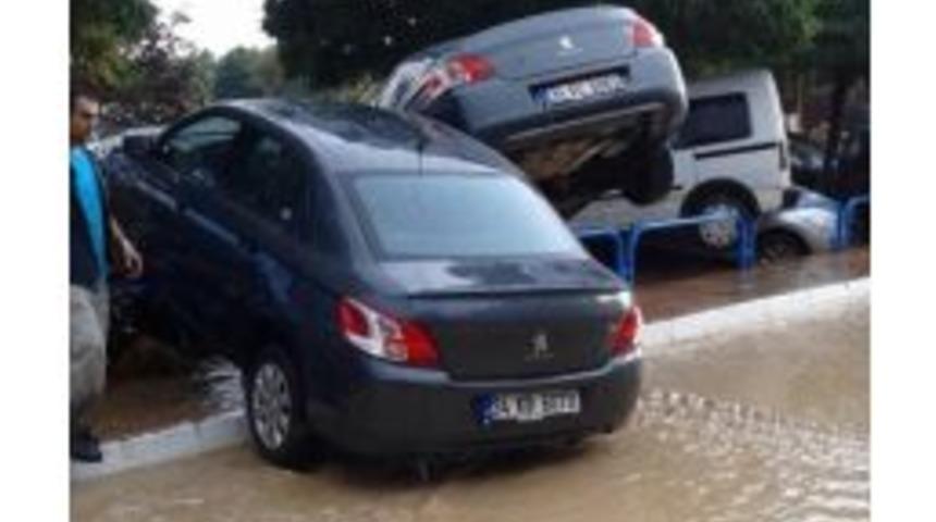 Sel Felaketi Kamerada