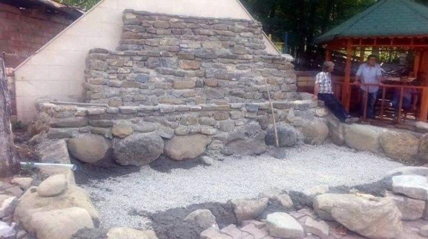 Hasankadı Belediyesi Şelale Yaptırıyor