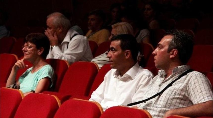 Altın Koza&rsquo;da &rsquo;sessizlerin Sesi-orhan Kemal&rsquo; Belgeseli G&ouml;sterimi