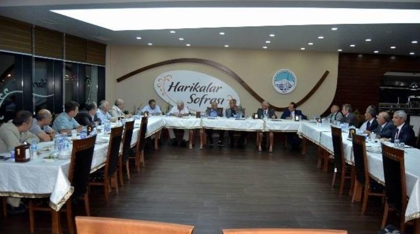 Meslek Liseliler 40 Yıl Sonra Yemekte Buluştu