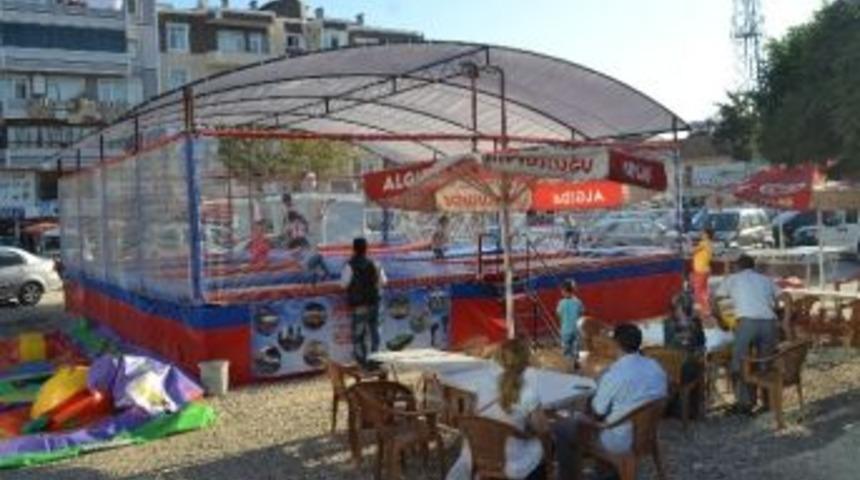 B&uuml;y&uuml;klerin Trambolin Eğlencesi