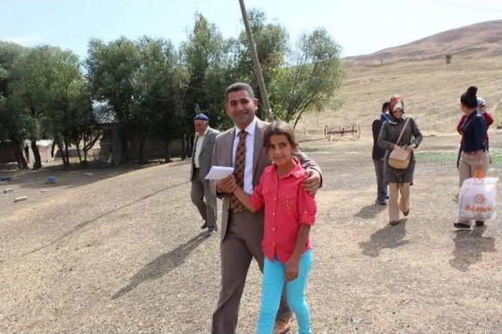 Karameşe Köyünde Kız Çocuklar İlk Defa Ortaokula Gönderiliyor G3