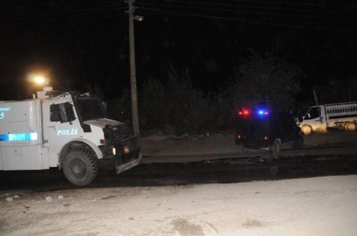 Cizre&rsquo;de İki Okul Daha Ateşe Verildi