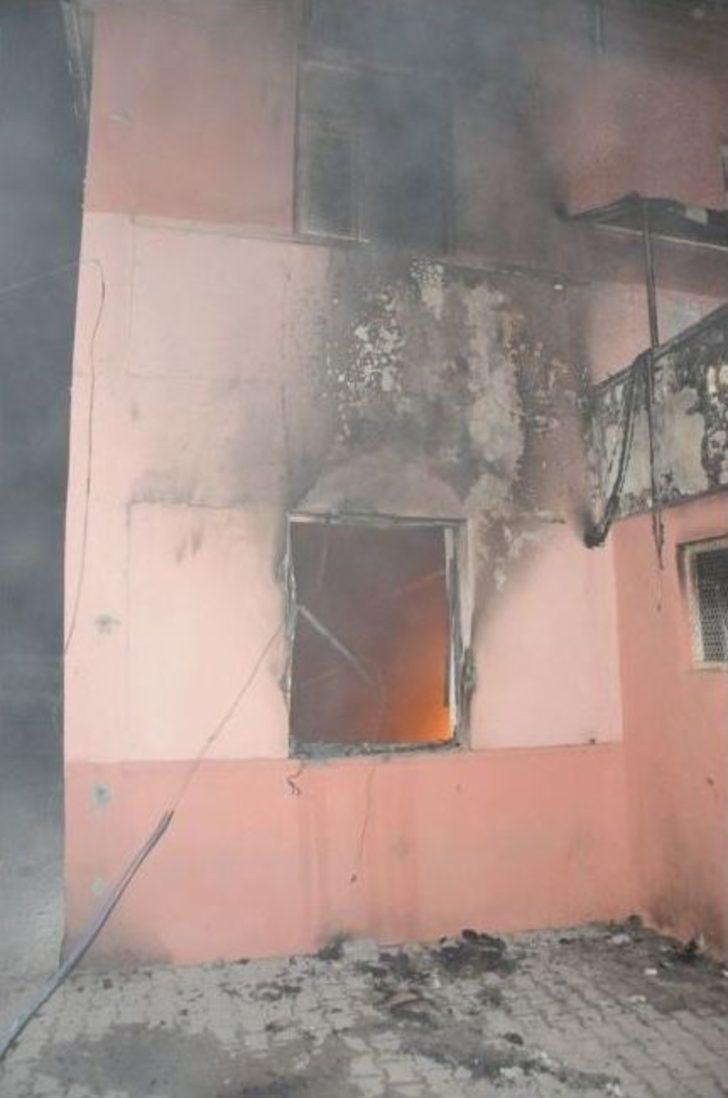 Cizre’de İki Okul Daha Ateşe Verildi G1