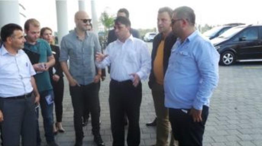 Soner Sarıkabadayı&rsquo;dan Sokak Hayvanlarına Destek