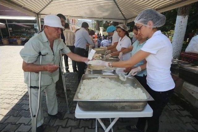 Aydın Büyükşehirden Menderes’e Pilav Hayrı