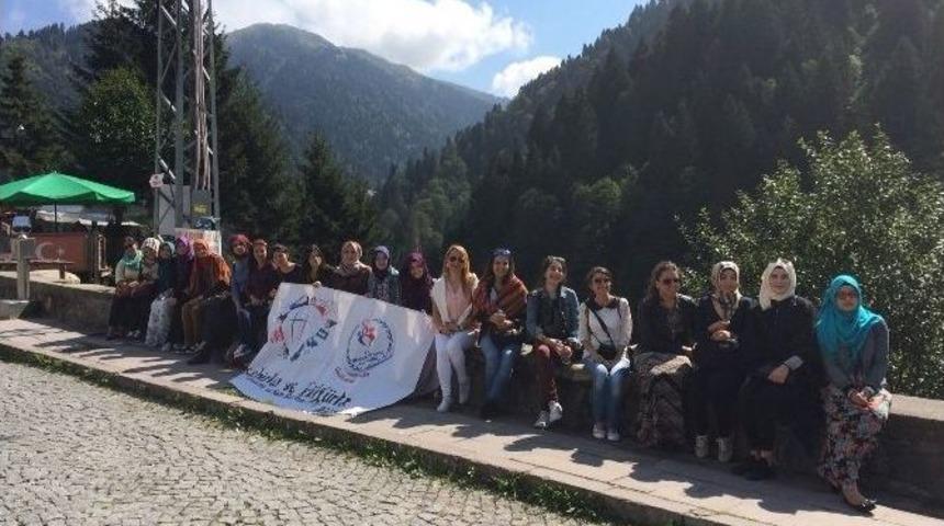 Şehirler Ve K&uuml;lt&uuml;rler Gurbet&ccedil;i Gen&ccedil;leri Ağırladı