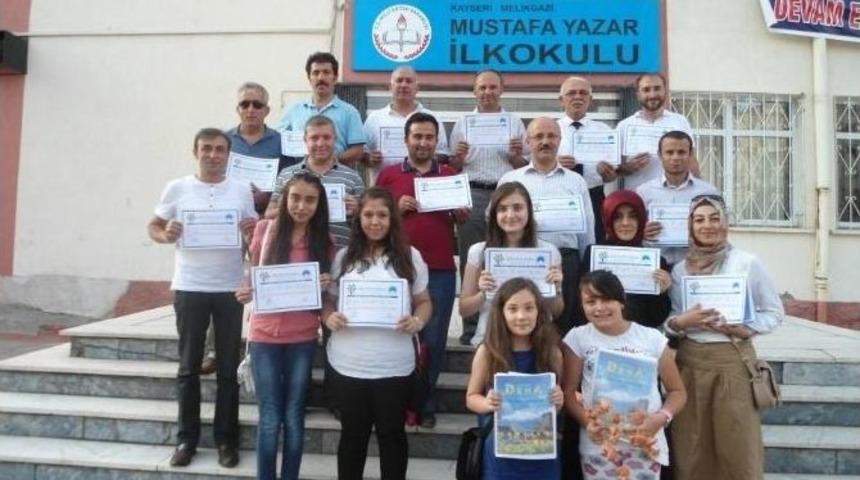 Deha Hızlı Okuma Kursiyerlerine Sertifikaları Verildi