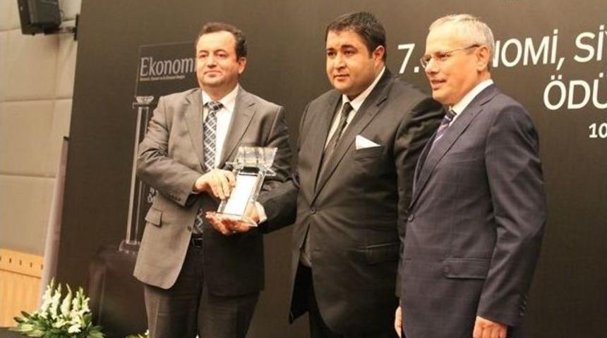 Flora Halı&rsquo;ya Bir &Ouml;d&uuml;l De Ankara&rsquo;dan