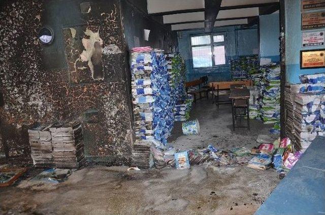 Yüksekova’da Bir Okul Daha Ateşe Verildi