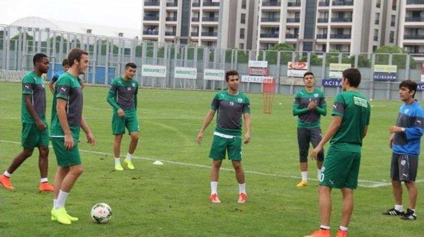 Bursaspor, Beşiktaş Ma&ccedil;ı Hazırlıklarını S&uuml;rd&uuml;r&uuml;yor