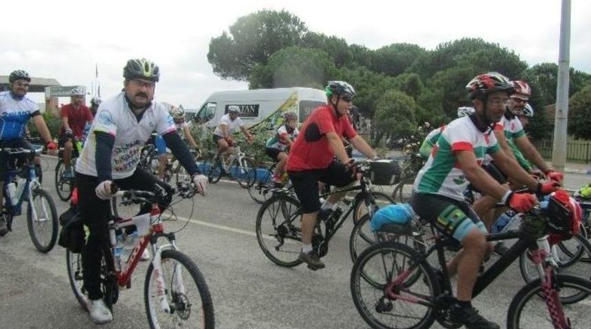 Tarih İ&ccedil;in Pedal &Ccedil;evirerek &Ccedil;anakkale&rsquo;ye Ulaştılar