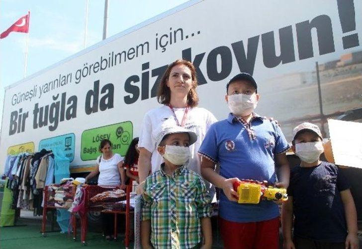 Lösev’in ’iyilik Tır’ı Mersin’e Geldi G1