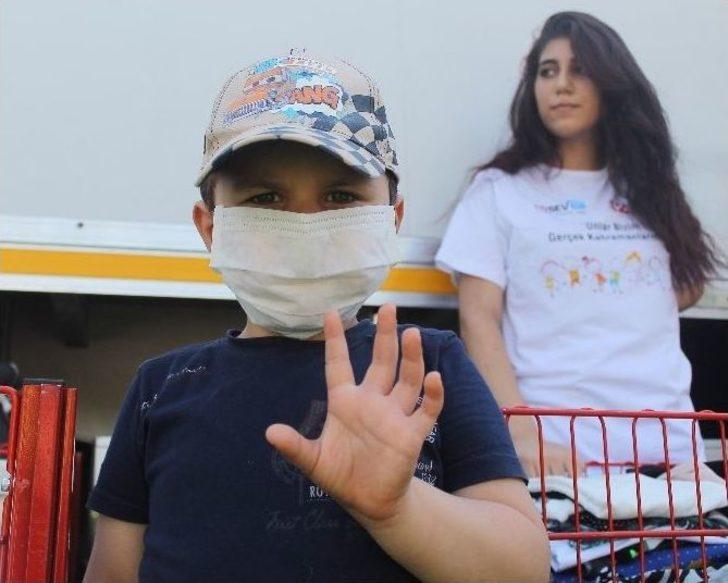 Lösev’in ’iyilik Tır’ı Mersin’e Geldi G3