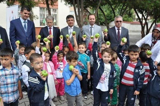 Sivas’ta ’kahvaltımı Yaptım, Meyvem Çantamda’ Etkinliği Yapıldı