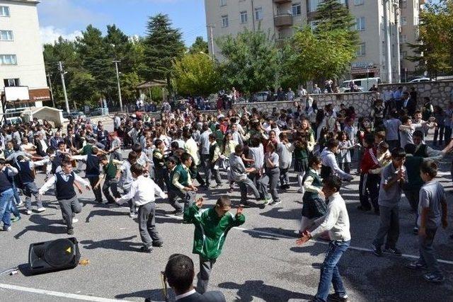 Bor’da İlköğretim Haftası Coşkusu