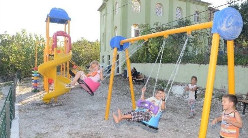 Kırsal Mahallelere Oyun Parkları Kuruluyor