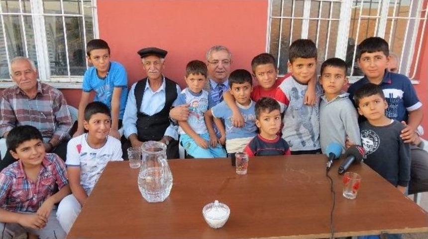 Hayırsever İşadamı Reşat Erdoğan, S&uuml;nnet Ettirdiği &Ccedil;ocukları Ziyaret Etti
