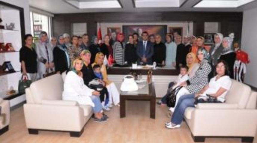 Ak Partili Kadınlardan Bucak Belediye Başkanı Mutlu&rsquo;ya Ziyaret