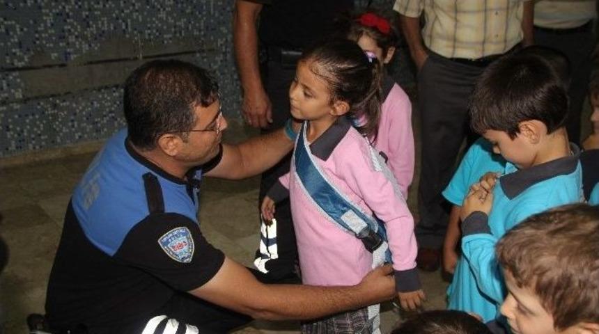 Karaman Polisi 150 &Ouml;ğrenciyi Sevindirdi