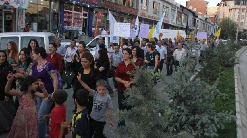 Hakkari&rsquo;de &lsquo;anadilde Eğitim&rsquo; Y&uuml;r&uuml;y&uuml;ş&uuml;