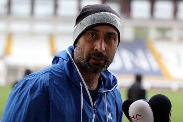 Kardemir Karabükspor Yağmur Altında Çalıştı