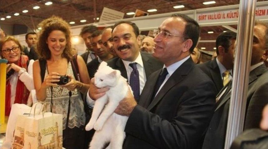 Bakan Bozdağ Van Turizm Fuarına Katıldı