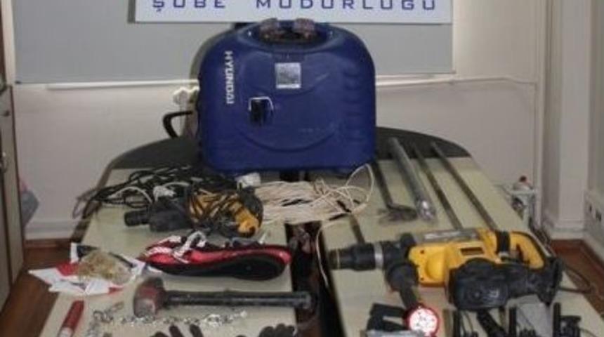 Polisten Kaçak Kazı Yapanlara Operasyon