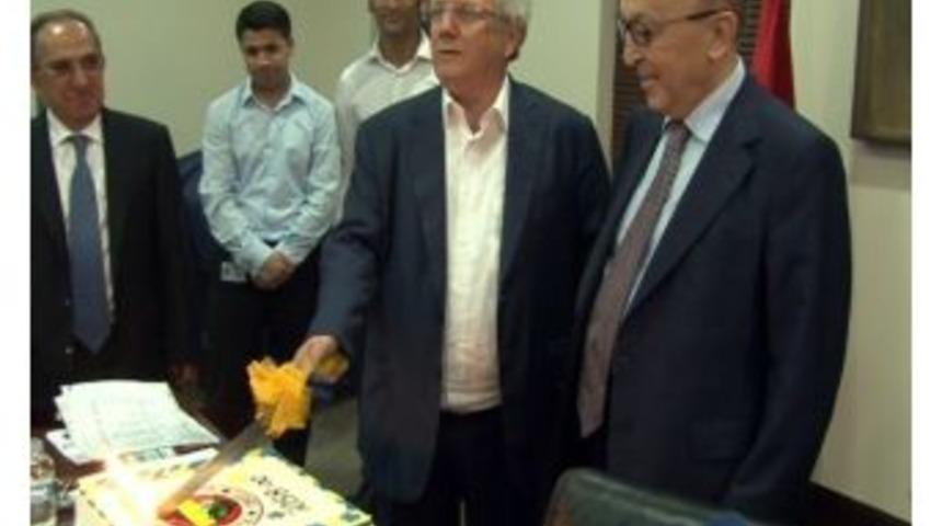 Aziz Yıldırım&rsquo;a Pastalı Kutlama