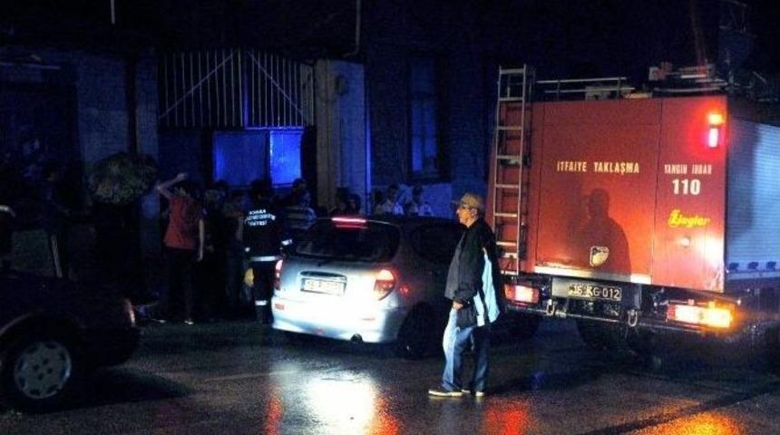 Yağmur Fabrika &Ccedil;atısını &Ccedil;&ouml;kertti